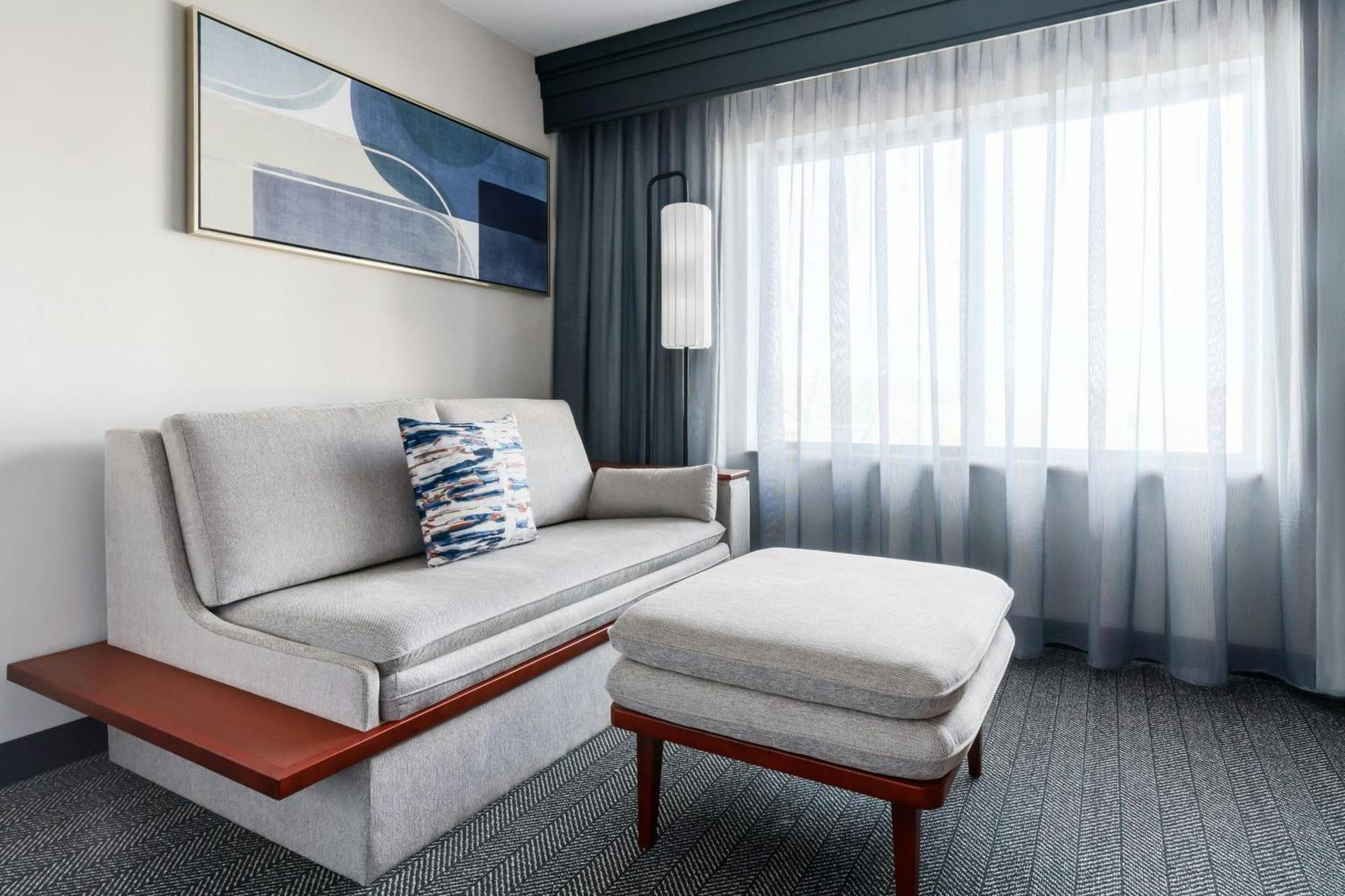 Courtyard Hartford 3*